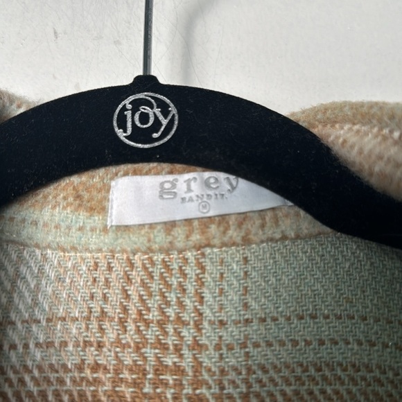 Gray Bandit Mint Green & Tan Soft Plaid Shacket Size Medium - Picture 5 of 8